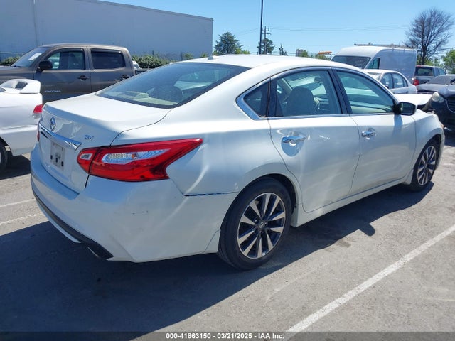 1N4AL3AP1HC141166 Nissan Altima 2.5 Sv