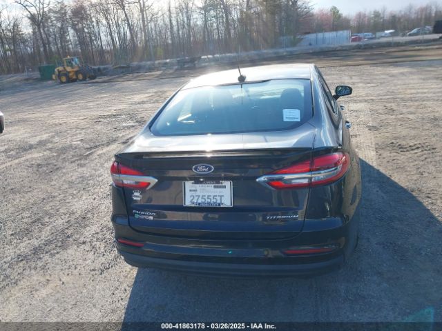 3FA6P0SU6KR213131 Ford Fusion Energi Titanium