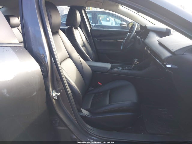 JM1BPACL1K1109354 Mazda Mazda3 Select Package