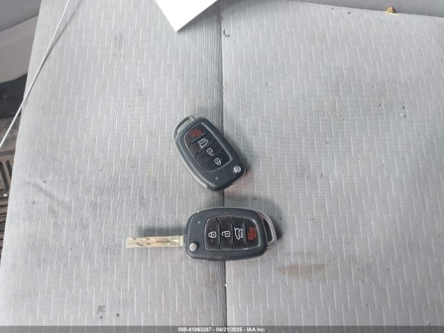 KM8J2CA44LU138893 Hyundai TUCSON SE