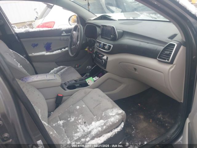 KM8J2CA44LU138893 Hyundai TUCSON SE
