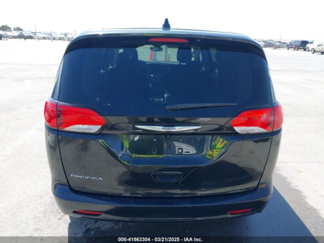 2C4RC1DG6HR501164 Chrysler Pacifica Touring