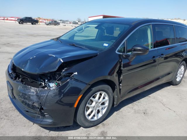 2C4RC1DG6HR501164 Chrysler Pacifica Touring