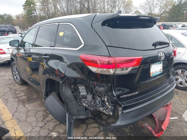 5TDKZRFH7KS560257 Toyota Highlander Xle