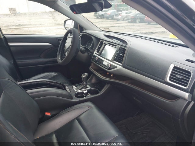 5TDKZRFH7KS560257 Toyota Highlander Xle