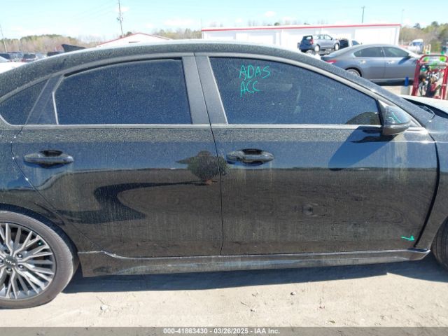 3KPF54AD2PE688704 KIA Forte Gt-line