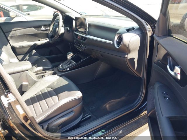 3KPF54AD2PE688704 KIA Forte Gt-line