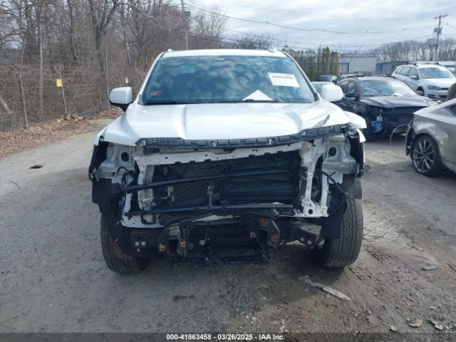 1GKS2GKD7NR305577 GMC Yukon Xl 4wd Slt