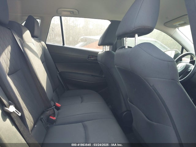 7MUCAAAG6NV018136 Toyota Corolla Cross Le