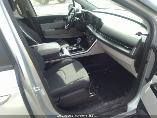 KNDNB4H38N6067651 KIA Carnival Mpv Lx