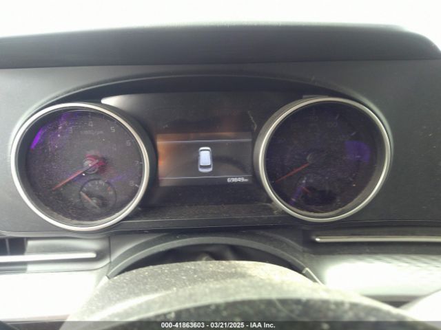 KNDNB4H38N6067651 KIA Carnival Mpv Lx
