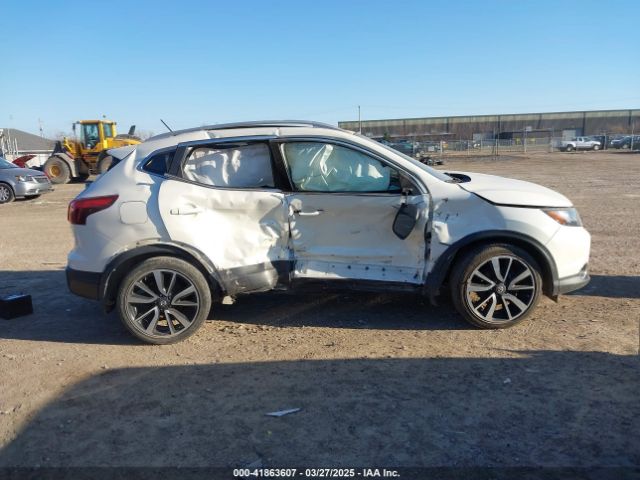 JN1BJ1CR9HW119098 Nissan Rogue Sport Sl