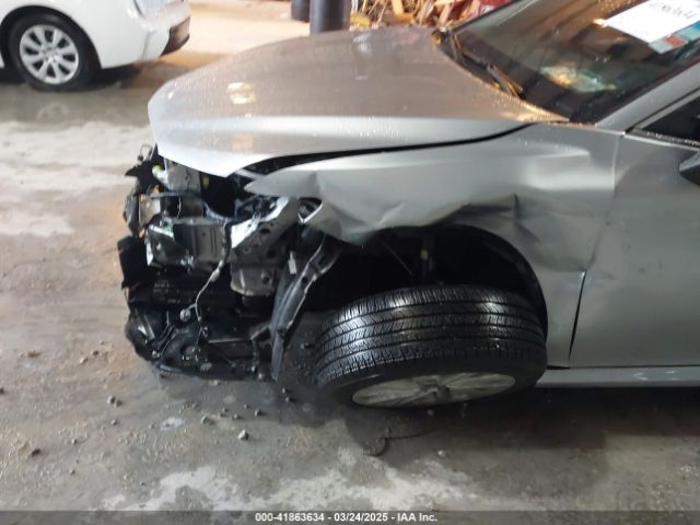 4T1R11AK5NU632983 Toyota CAMRY LE