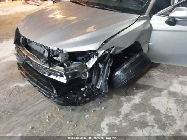 4T1R11AK5NU632983 Toyota CAMRY LE