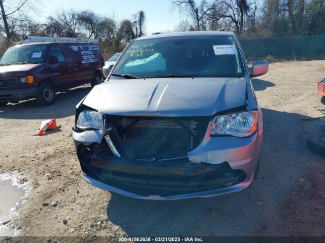 2C4RDGCG9KR761325 Dodge Grand Caravan Sxt