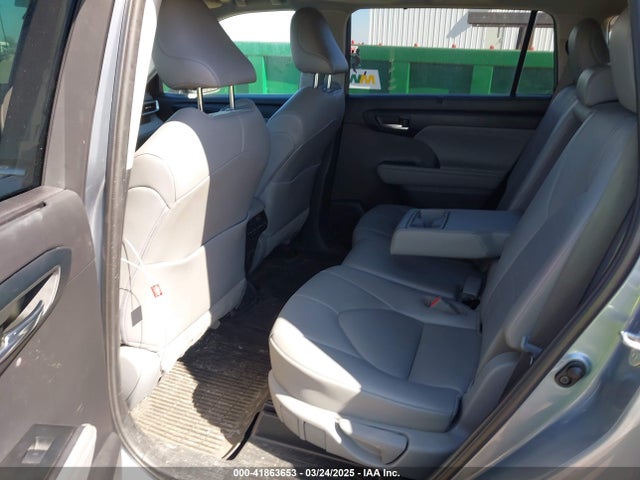 5TDGZRBH0MS140046 Toyota Highlander Xle