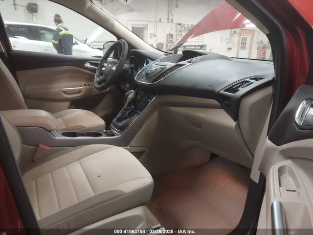 1FMCU9GX9FUB34866 Ford ESCAPE SE