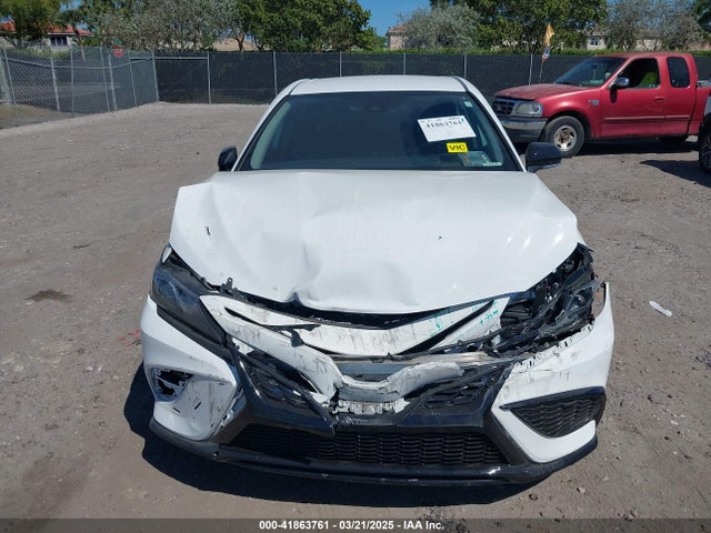 4T1G11AK5NU711402 Toyota CAMRY SE