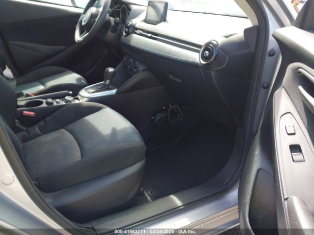 3MYDLBJV0LY707738 Toyota YARIS LE