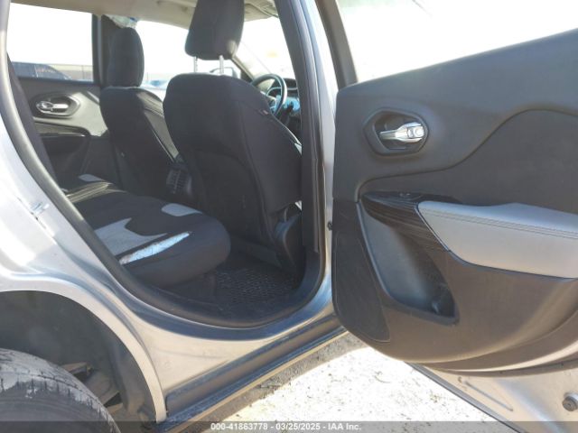 1C4PJMCSXEW125737 Jeep Cherokee Latitude