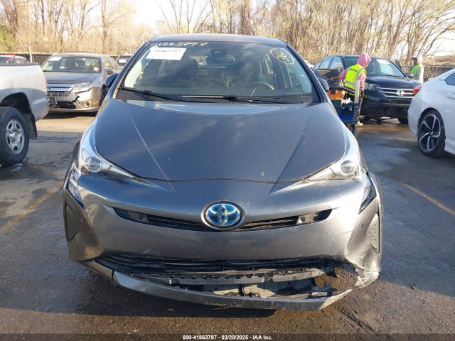 JTDKBRFU0H3040476 Toyota Prius Two