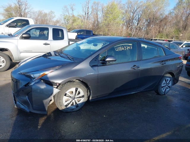 JTDKBRFU0H3040476 Toyota Prius Two