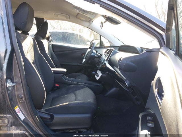 JTDKBRFU0H3040476 Toyota Prius Two