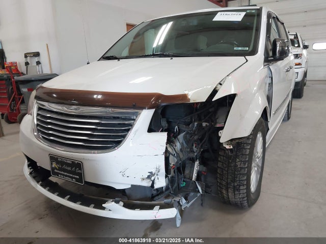 2C4RC1GG7ER178802 Chrysler Town & Country Limited