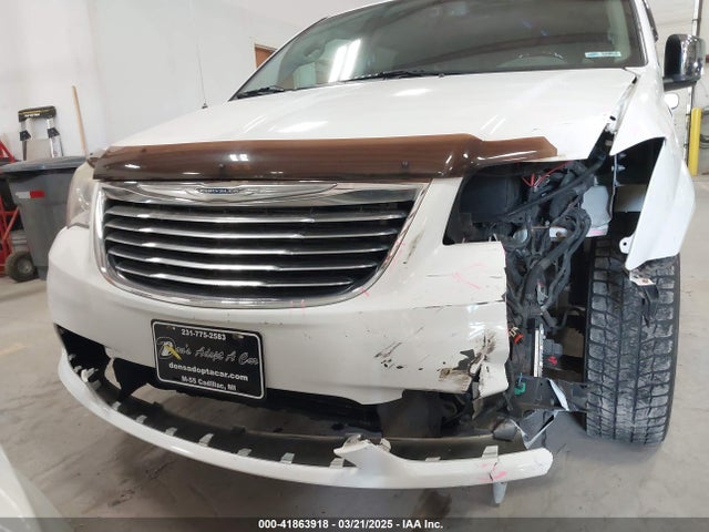 2C4RC1GG7ER178802 Chrysler Town & Country Limited