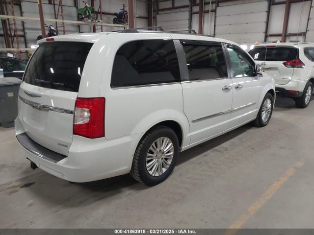 2C4RC1GG7ER178802 Chrysler Town & Country Limited