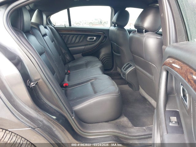 Ford Taurus Limited 2018 1FAHP2F86JG109505 Image 8