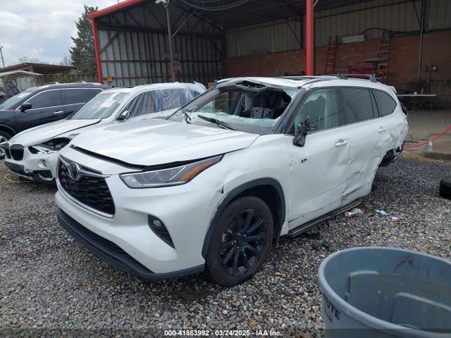 5TDDZRBH9NS570565 Toyota Highlander Limited