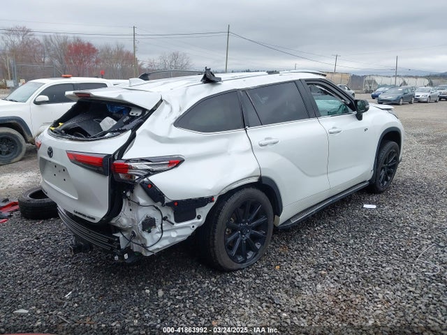 5TDDZRBH9NS570565 Toyota Highlander Limited
