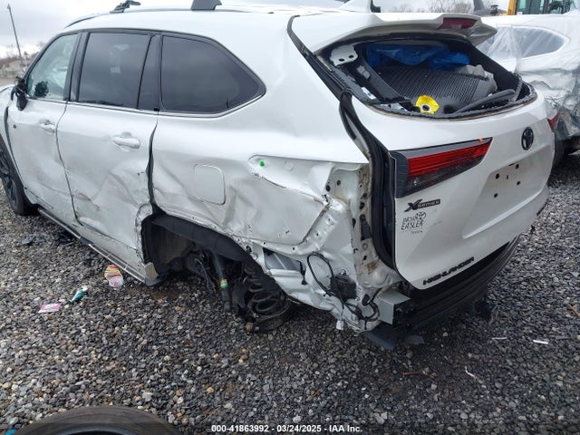 5TDDZRBH9NS570565 Toyota Highlander Limited