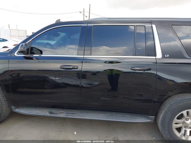 Chevrolet Suburban Lt 2018 1GNSCHKC8JR112992 Image 15