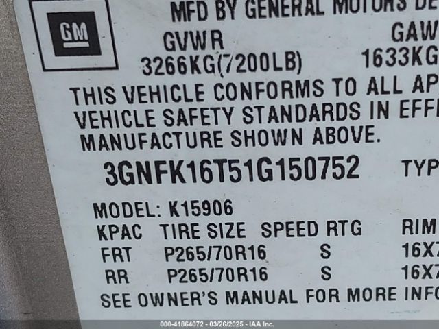 2001 CHEVROLET SUBURBAN 1500 3GNFK16T51G150752 Photo 8