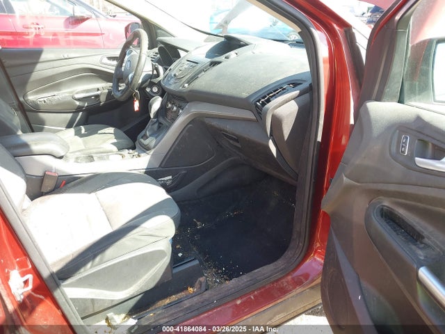 1FMCU0G75GUB22209 Ford ESCAPE SE
