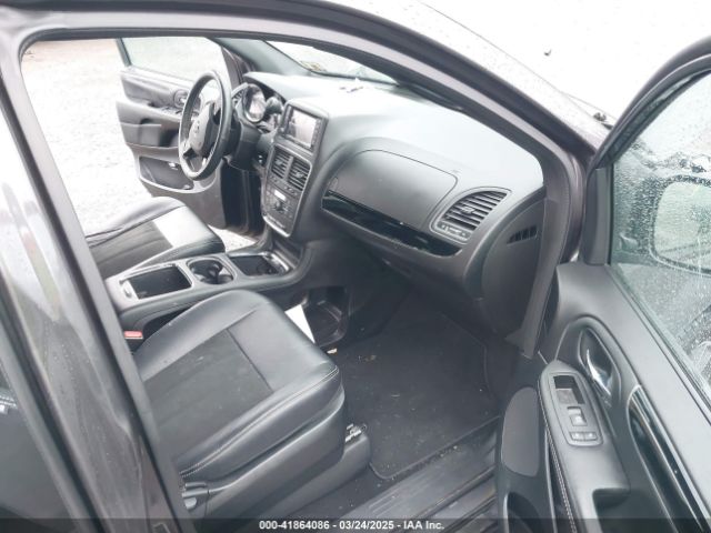 2C4RDGCG1KR546733 Dodge Grand Caravan Sxt