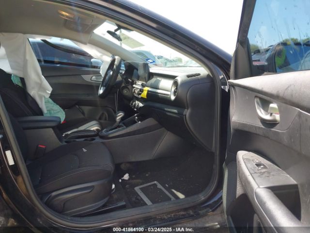 3KPF24ADXME368759 KIA Forte Lxs