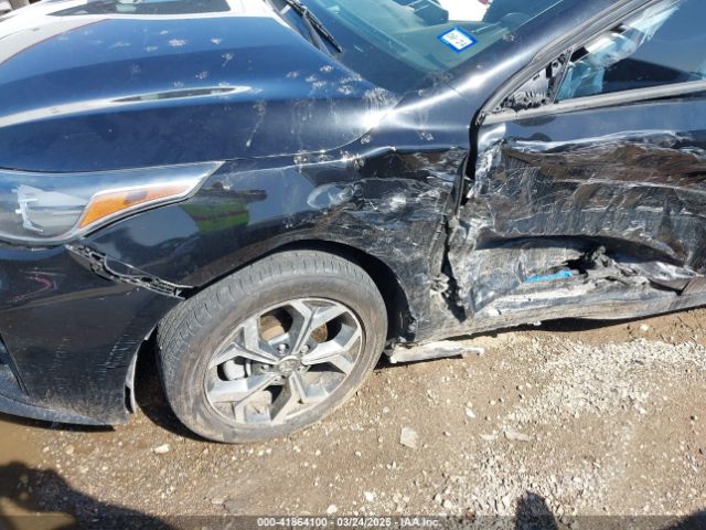 3KPF24ADXME368759 KIA Forte Lxs