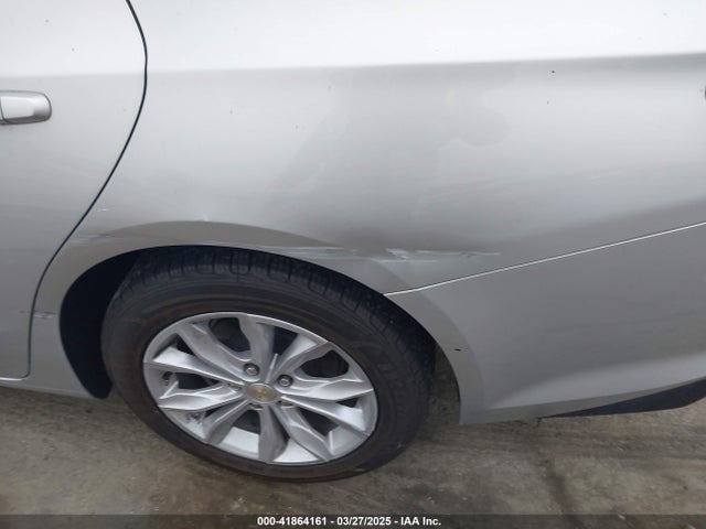 1G1ZD5ST2NF140225 Chevrolet Malibu Fwd Lt