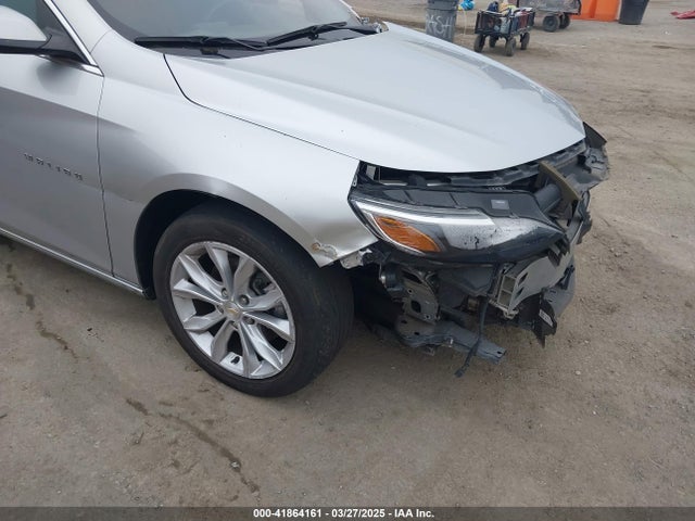 1G1ZD5ST2NF140225 Chevrolet Malibu Fwd Lt