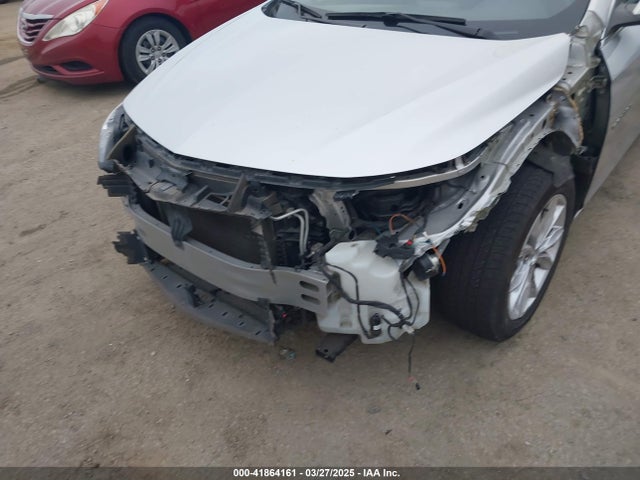 1G1ZD5ST2NF140225 Chevrolet Malibu Fwd Lt