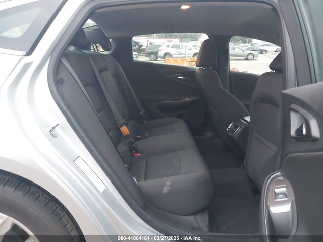 1G1ZD5ST2NF140225 Chevrolet Malibu Fwd Lt