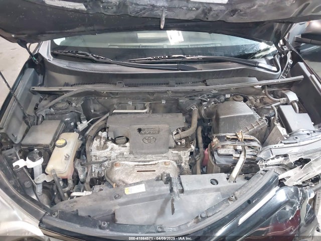 2T3BFREV7JW768376 Toyota RAV4 LE