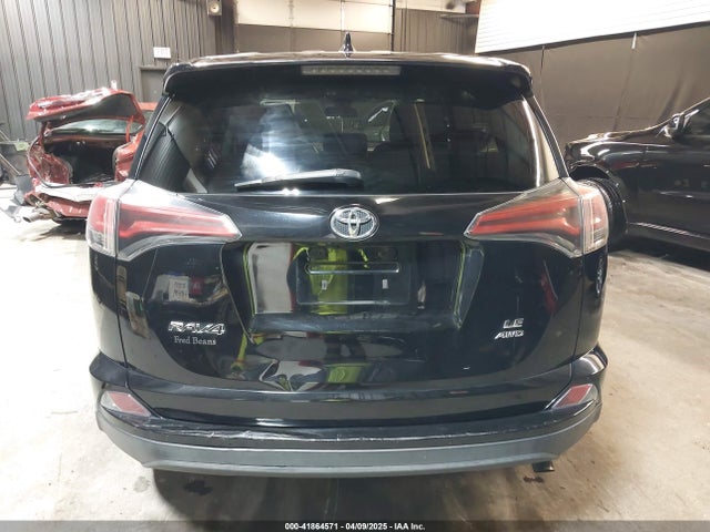 2T3BFREV7JW768376 Toyota RAV4 LE