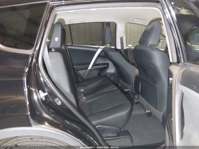 2T3BFREV7JW768376 Toyota RAV4 LE