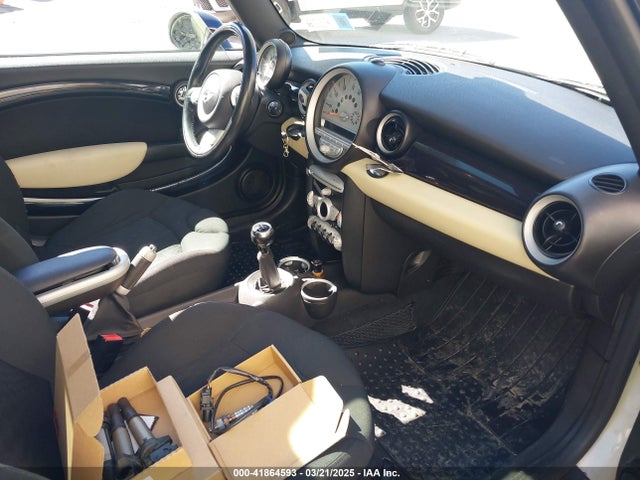 2008 MINI COOPER S CLUBMAN WMWMM33598TP71885 Photo 4