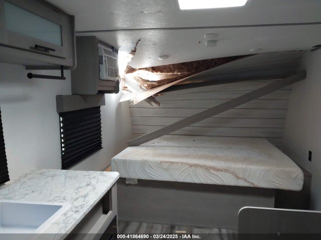 4YDTCMG19RH931666 Keystone Coleman