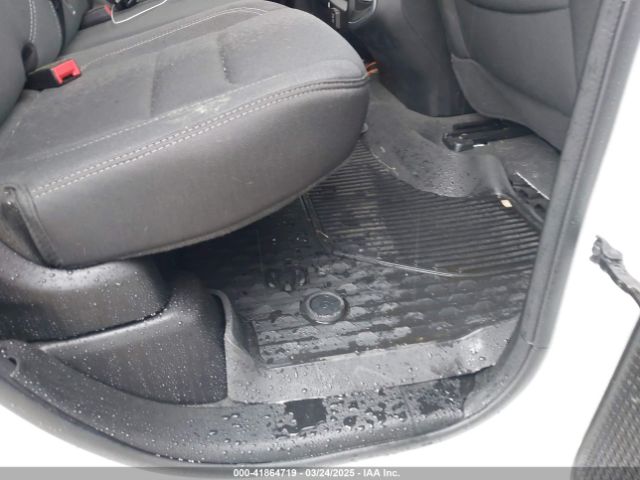 2022 RAM 1500 1C6RREBT0NN354913 Photo 7